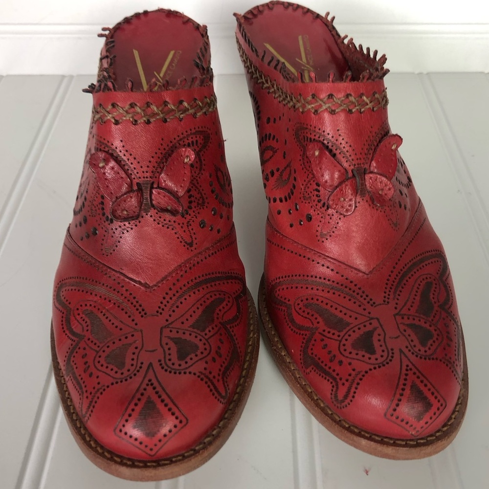 VINCE CAMUTO RED BROWN EYELET DESIGN BUTTERFLY MULE HEELS WOMEN'S SIZE 6.5B